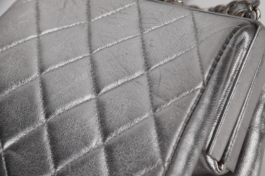 CHANEL VINTAGE TIMELESS FRAME BAG MINI QUILTED SILVER METALLIC LAMBSKIN SILVER HARDWARE (458xxxx)