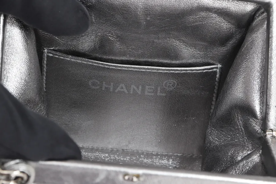 CHANEL VINTAGE TIMELESS FRAME BAG MINI QUILTED SILVER METALLIC LAMBSKIN SILVER HARDWARE (458xxxx)