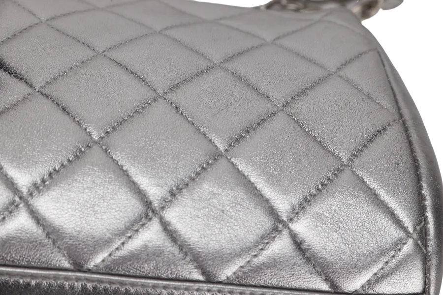 CHANEL VINTAGE TIMELESS FRAME BAG MINI QUILTED SILVER METALLIC LAMBSKIN SILVER HARDWARE (458xxxx)